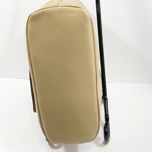 London Fog pale taupe Leanna hobo bag - Picture 9 of 15